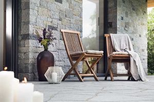 Terrassen und Schwimbadeinfassungen aus Naturstein